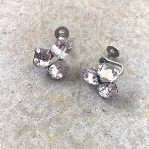 Elegant Silver screw back Crystal prong set Earrings. Vintage 1940s